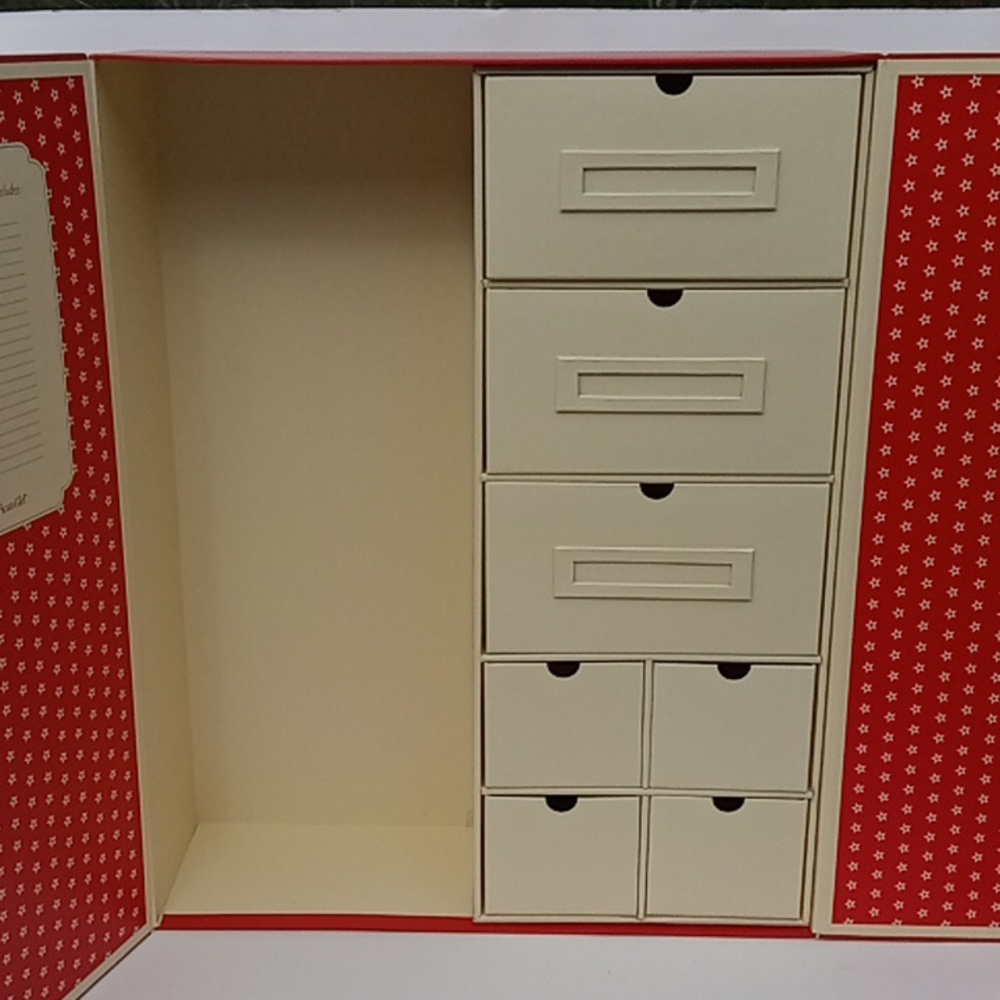 American Girl Keepsake Box With Doll Clothes And Accessories - Picture 12 of 16